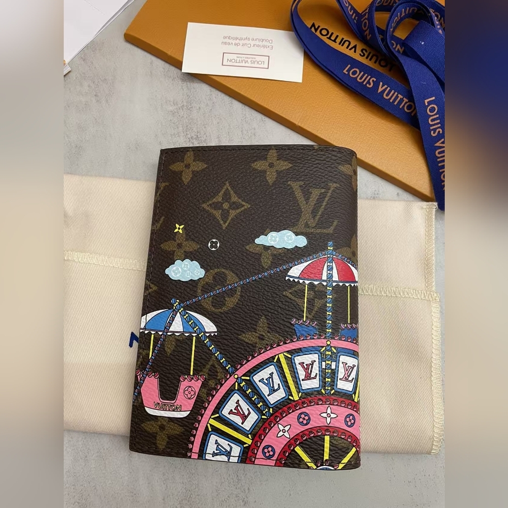 Louis Vuitton Monogram Leather Passport Cover - Picture 2 of 13